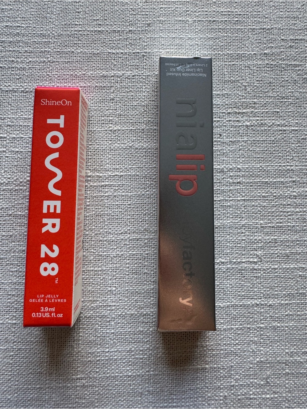 🔴Tower 28 ShineOn Lip Jelly (red) with nialip packaging (black)